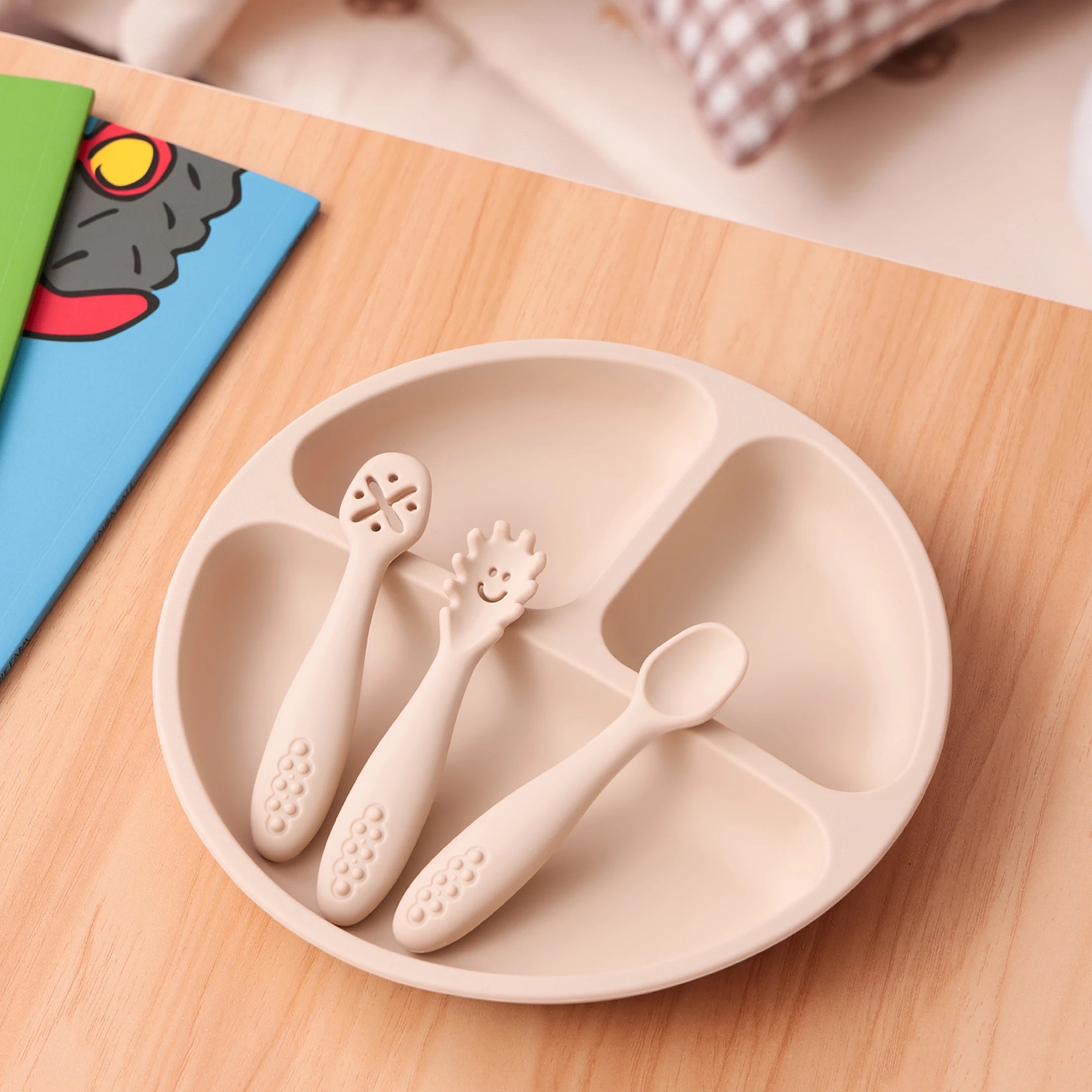 Color Kids 4PCS Silicone Baby Feeding Set BPA Free Suction Plate Training