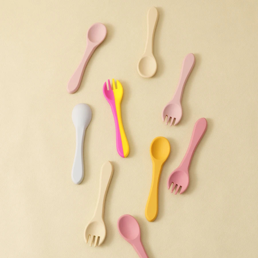 4PCS Silicone Baby Feeding Set BPA Free Suction Bowl Eating Training Spoon