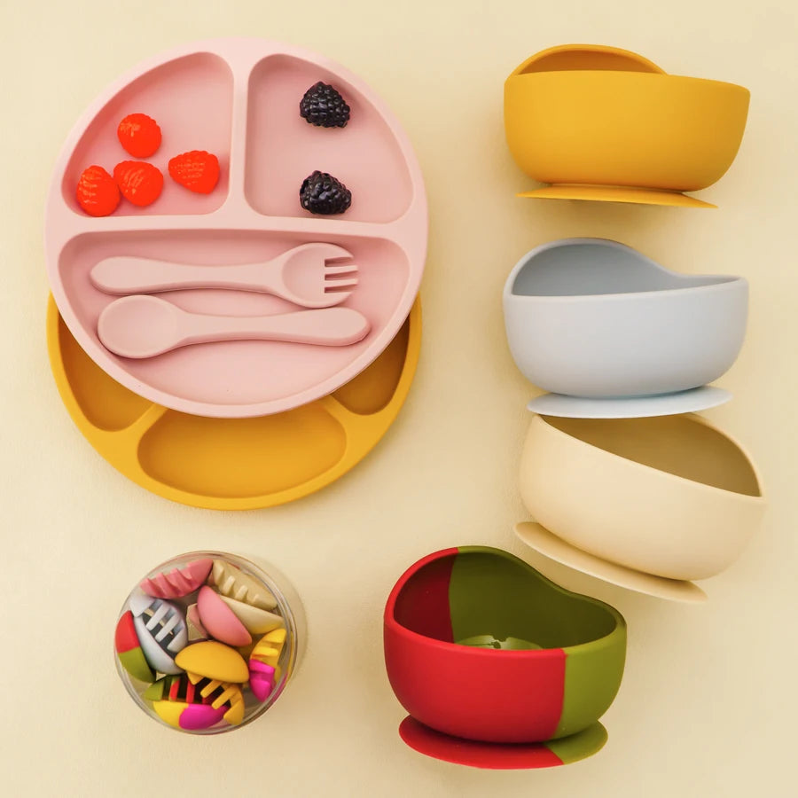 4PCS Silicone Baby Feeding Set BPA Free Suction Bowl Eating Training Spoon